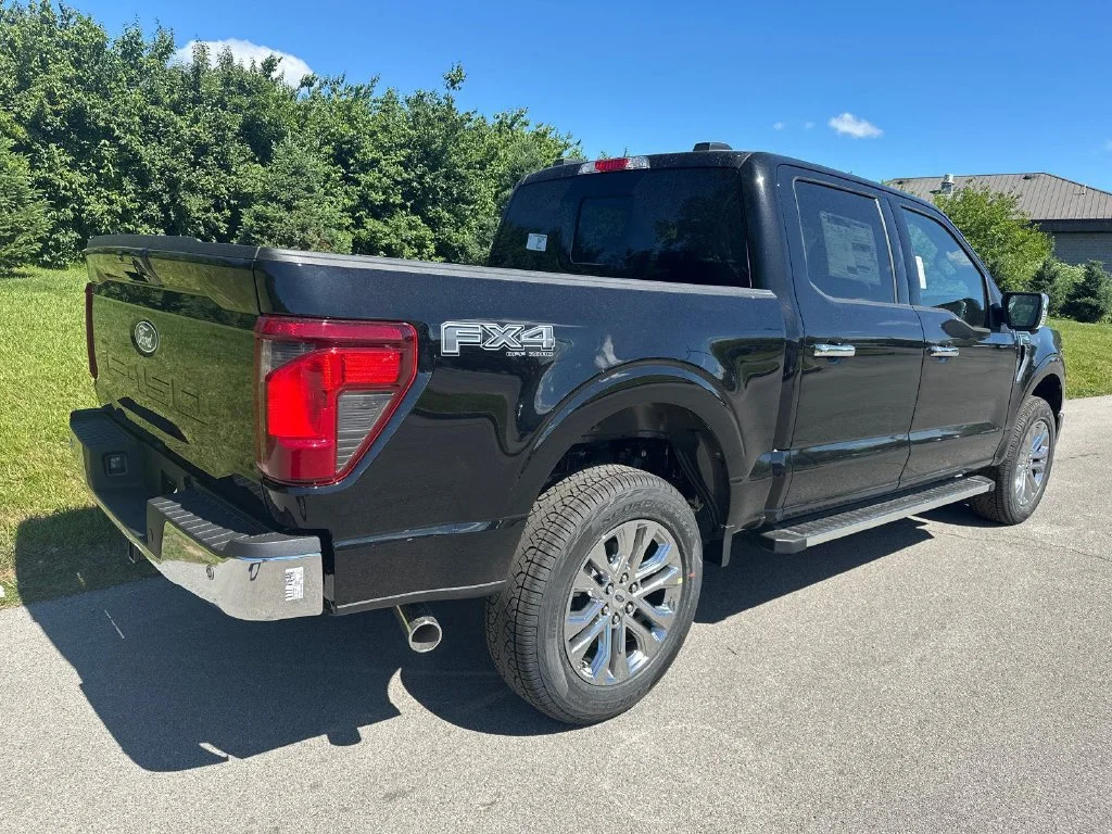 New 2026 Black Ford XLT image 7