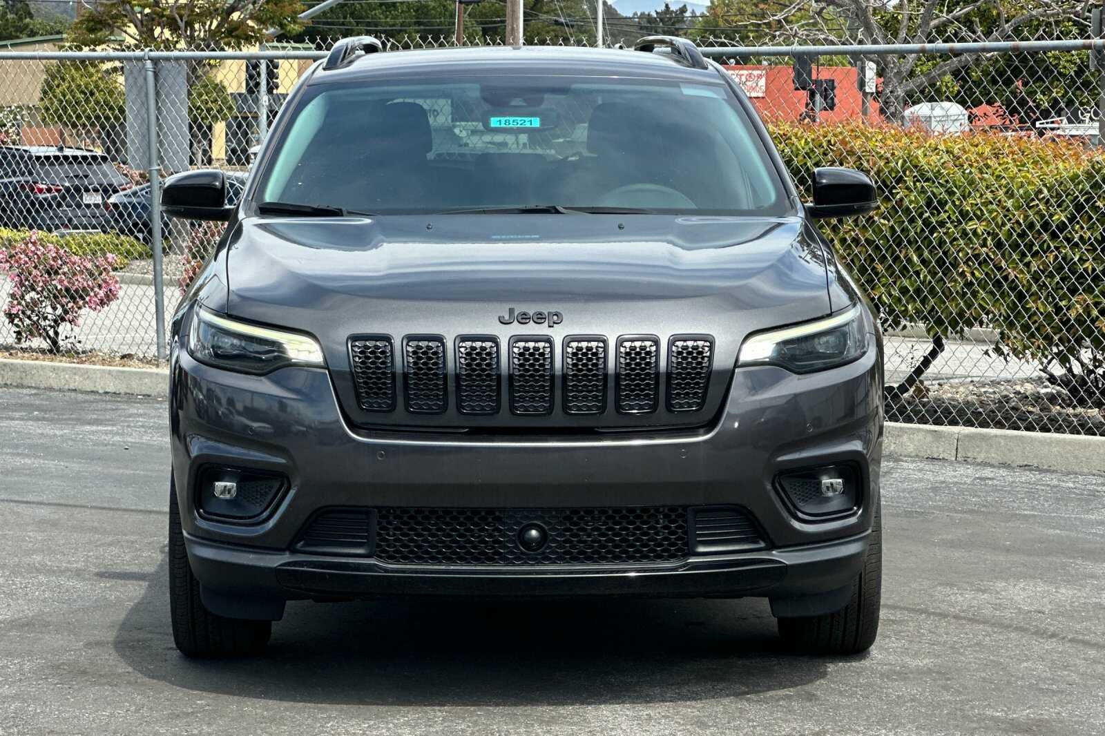 New 2023 Granite Crystal Metallic Clear-Coat Exterior Paint Jeep Altitude Lux image 9