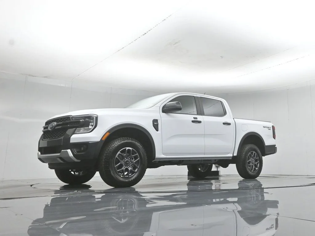New 2026 Oxford White Ford XLT image 41