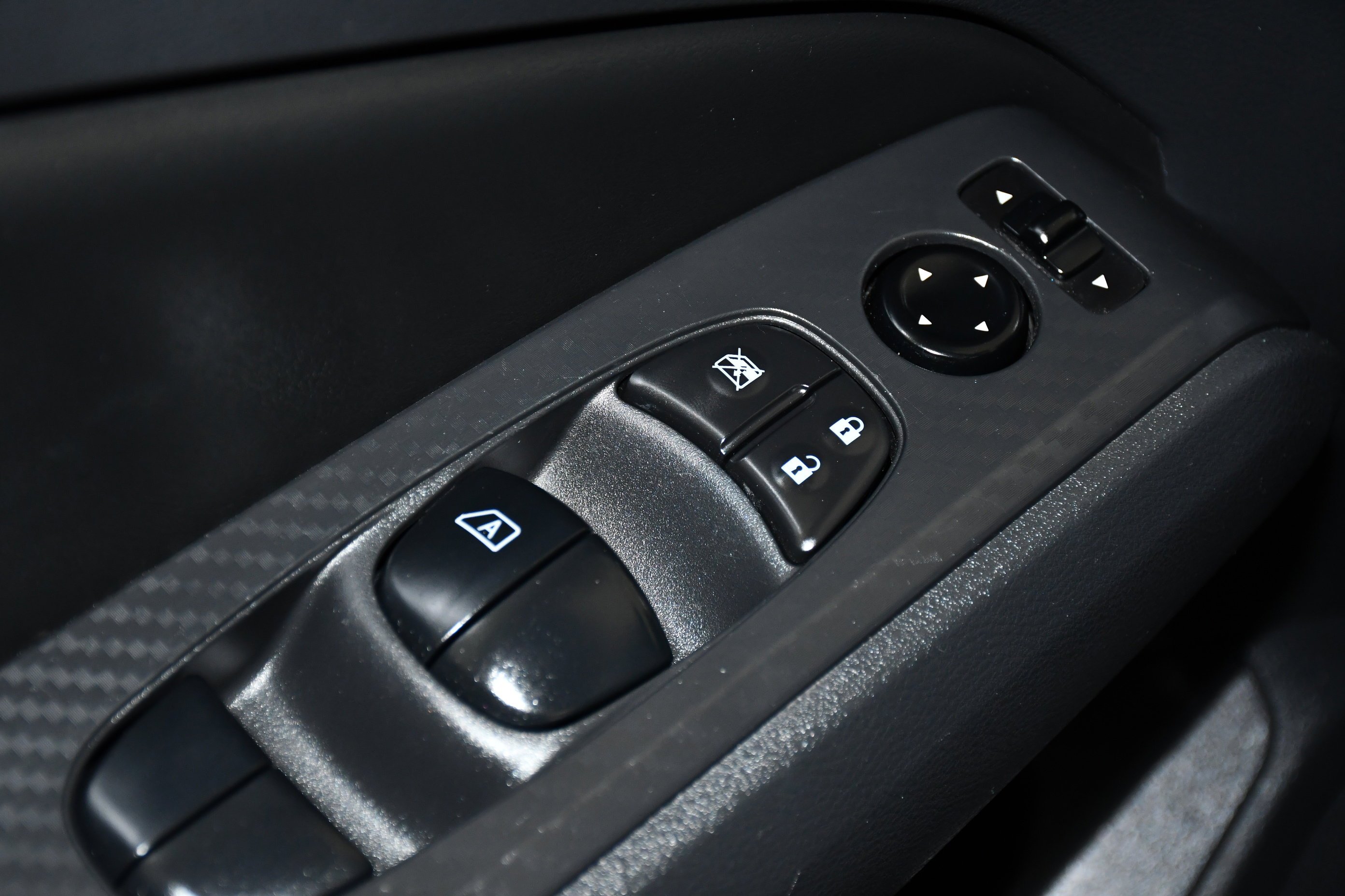 Used 2024 Super Black Nissan 2.5 SV image 33
