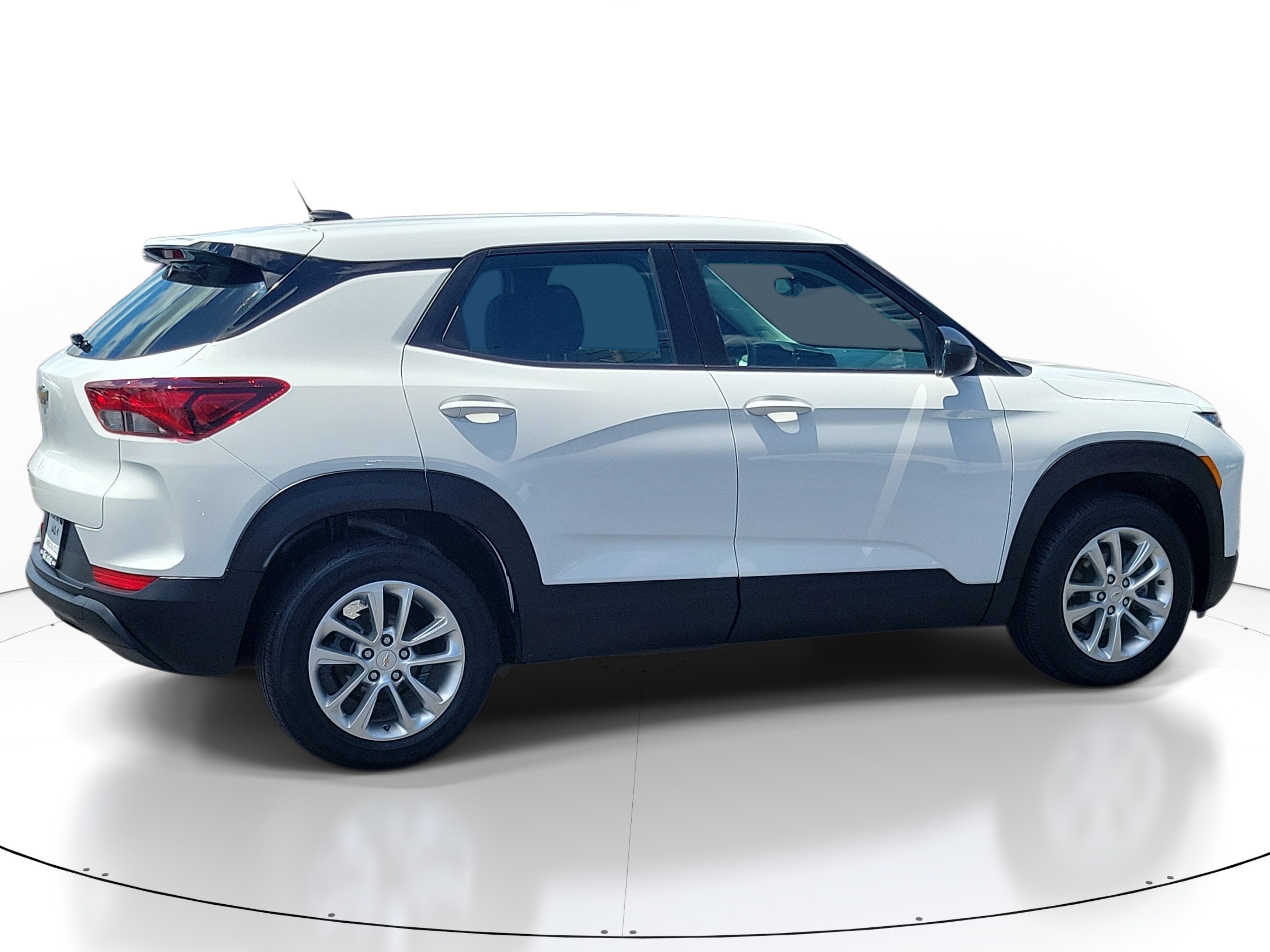 Used 2024 Summit White Chevrolet LS image 5