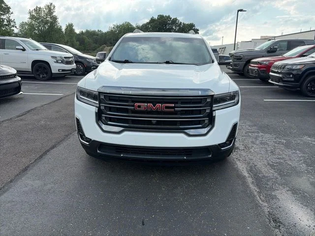 Used 2023 White GMC AT4 image 3