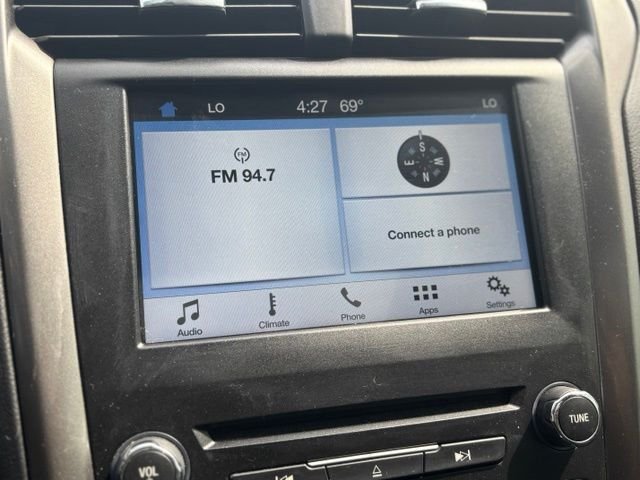 Used 2017 Blue Ford SE image 14