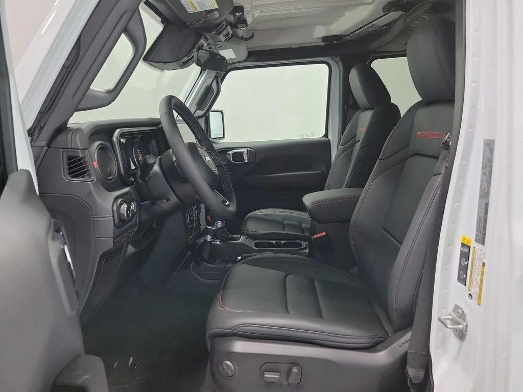 New 2026 Bright White Clear-Coat Exterior Paint Jeep Rubicon image 9