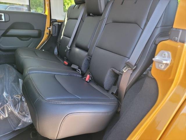 New 2026 Goldilocks Exterior Paint Jeep Sahara image 46