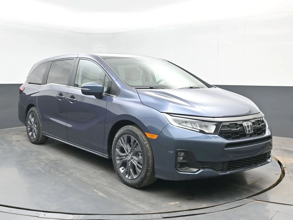 New 2026 Smoke Blue Pearl Honda Touring image 2
