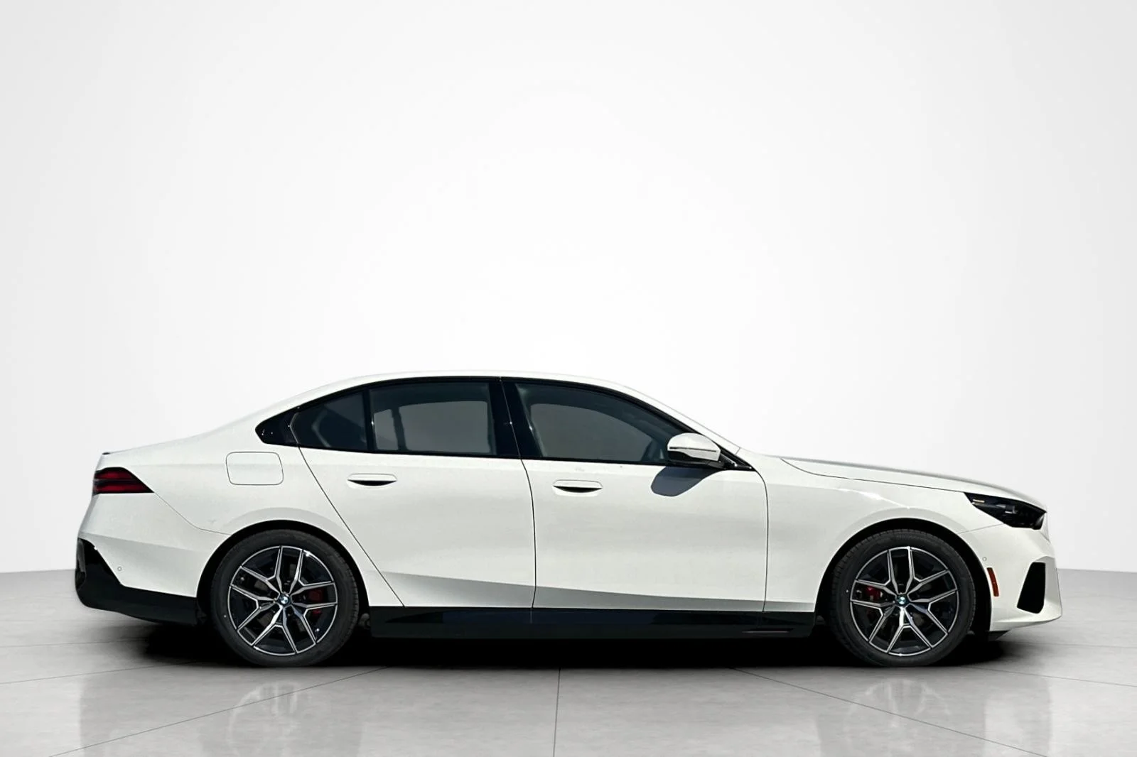 New 2026 Alpine White BMW eDrive40 image 6