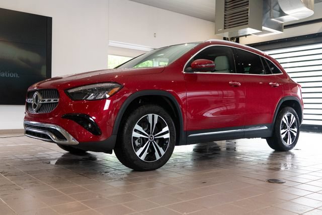 New 2026 MANUFAKTUR Patagonia Red Metallic Mercedes-Benz GLA 250 image 39