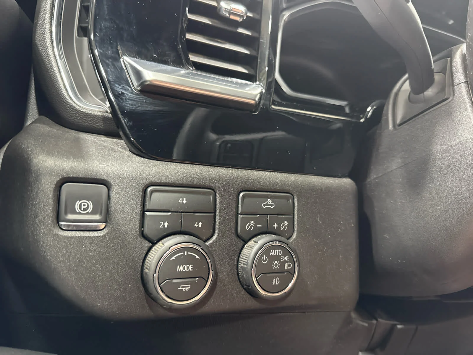Used 2026 Summit White Chevrolet LT image 22