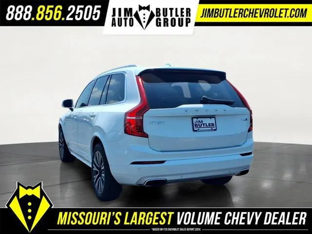 Used 2021 White Volvo T6 Momentum 7 Passenger image 2