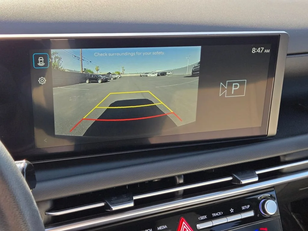 Used 2025 Sage Gray Hyundai SEL image 22