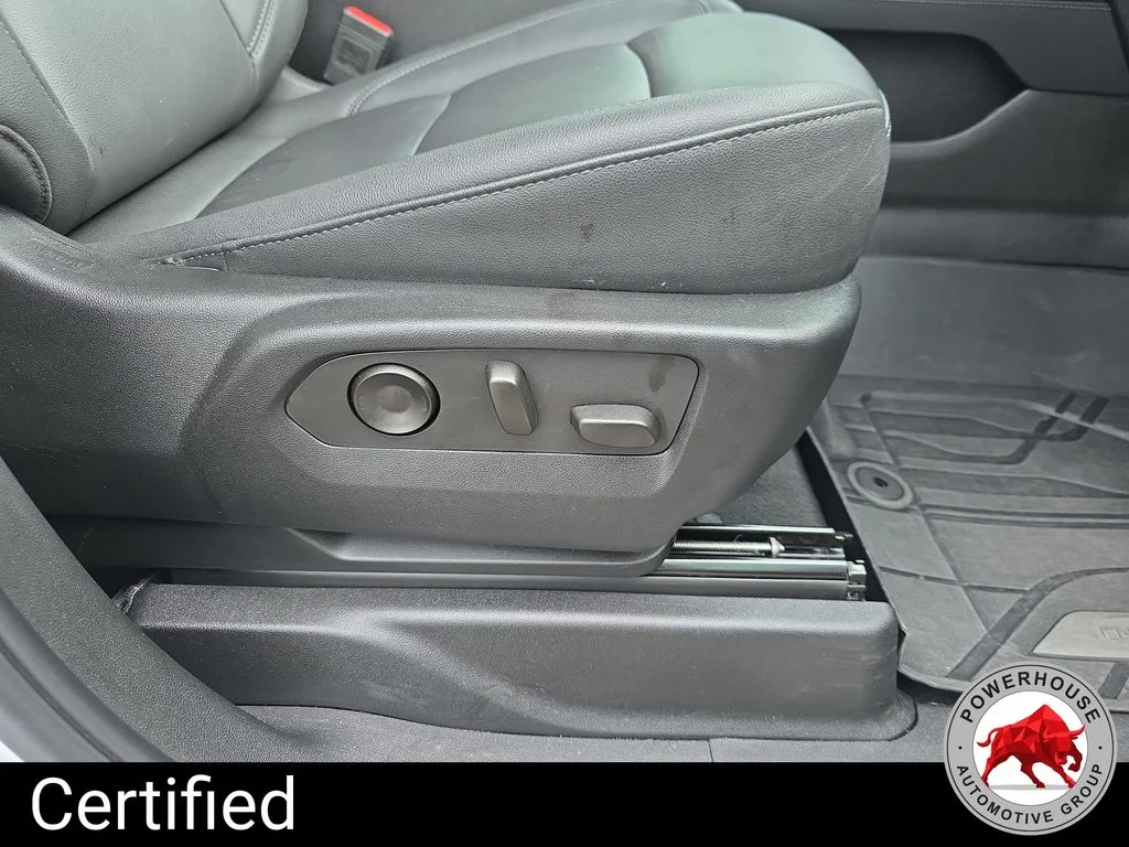Certified Used 2024 White Chevrolet Z71 image 43