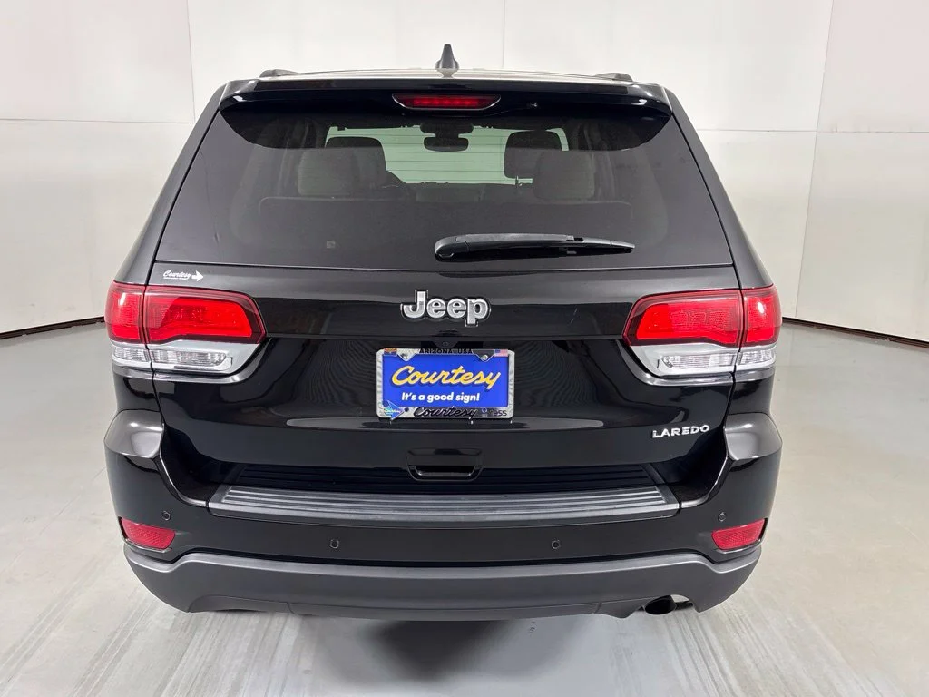 Used 2022 Black Jeep Laredo E image 7