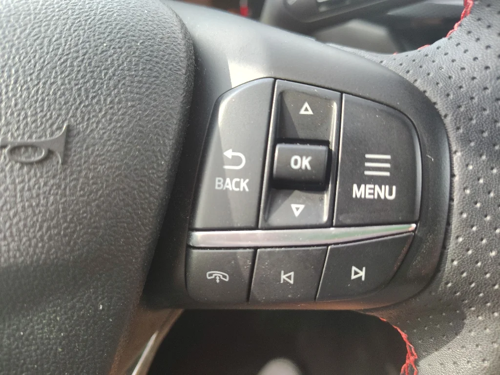 Used 2025 Agate Black Metallic Ford ST-Line image 17