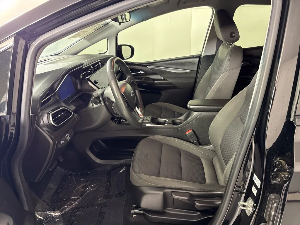 Used 2023 Black Chevrolet 1LT image 25