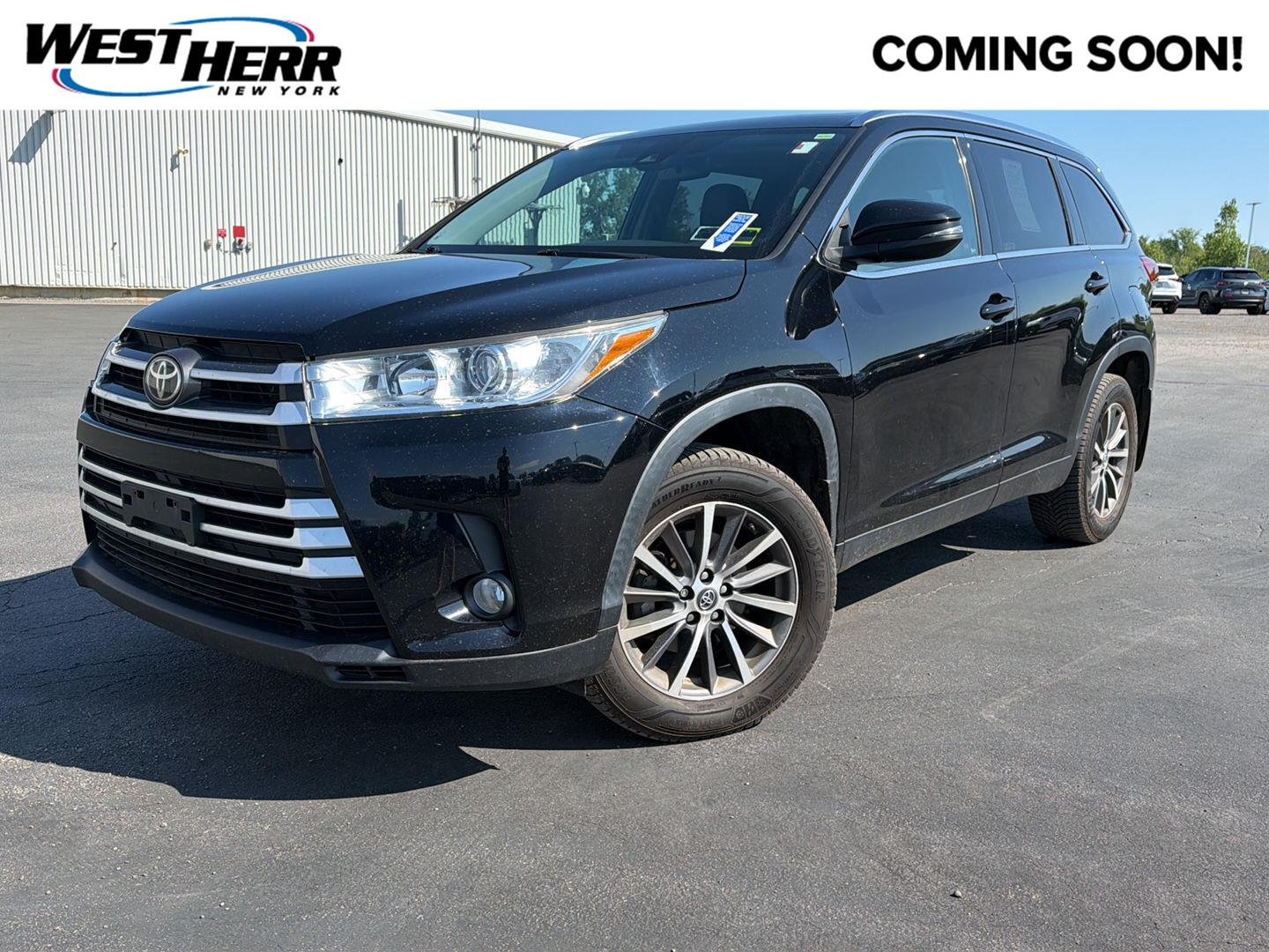 Used 2019 Midnight Black Metallic Toyota XLE image 1