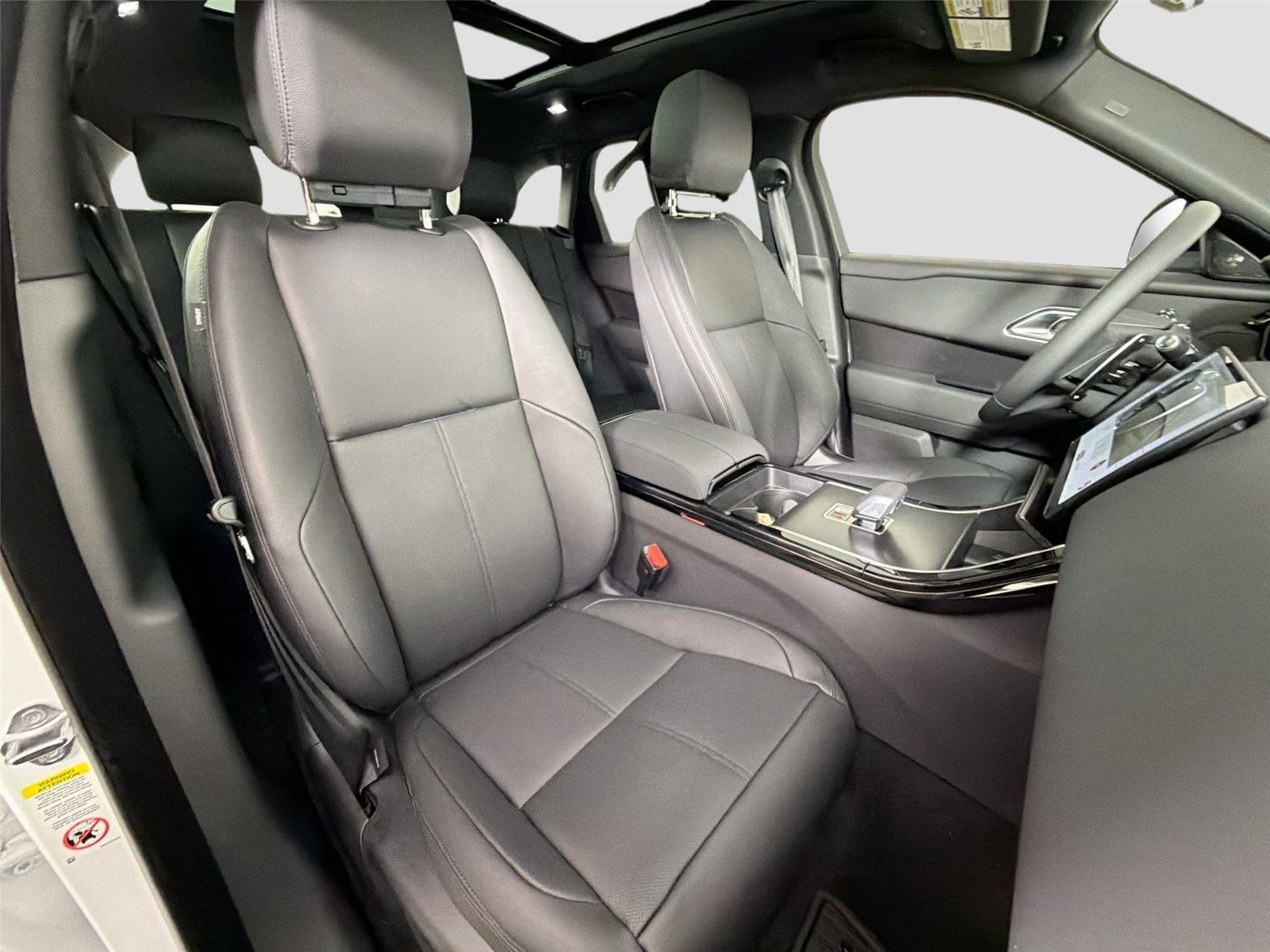 New 2026 Fuji White LAND ROVER Dynamic SE image 27
