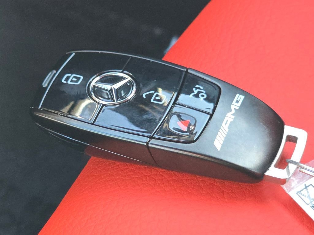 2025 Mercedes-Benz GLB GLB35 AMG - Photo 76