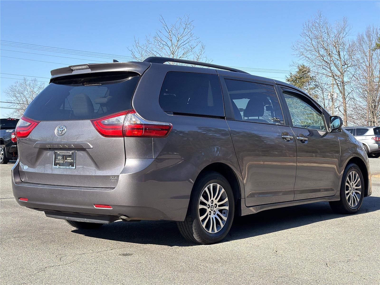 Used 2020 Predawn Gray Mica Toyota XLE image 33