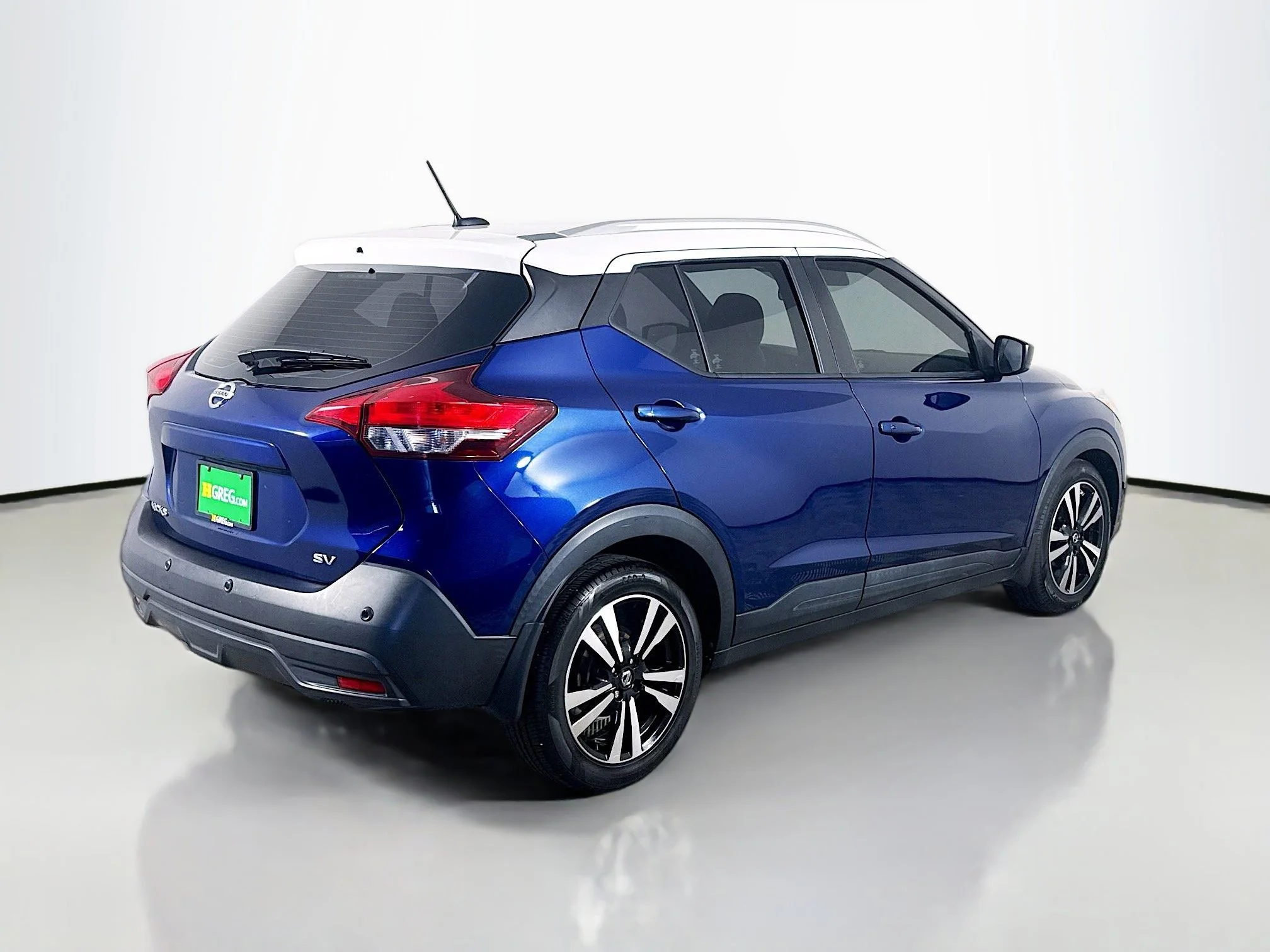 Used 2020 Deep Blue Pearl/Fresh Powder Nissan SV image 7
