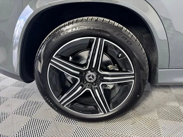 New 2026 MANUFAKTUR Silicon Grey Mercedes-Benz GLE 350 image 90
