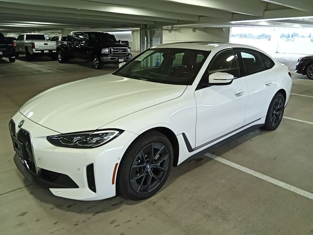 2023 BMW i4 eDrive40's photo