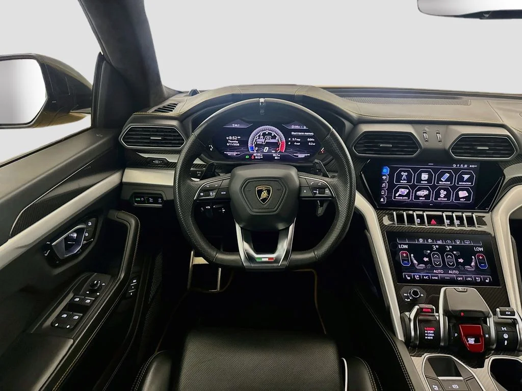 Used 2020 Gialllo Auge Lamborghini  image 24