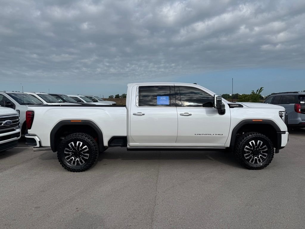 Used 2024 White Frost Tri-Coat GMC Denali Ultimate image 34