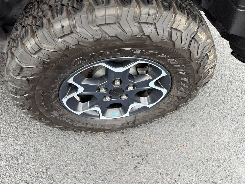 Used 2023 Gray Jeep Rubicon 4xe image 11