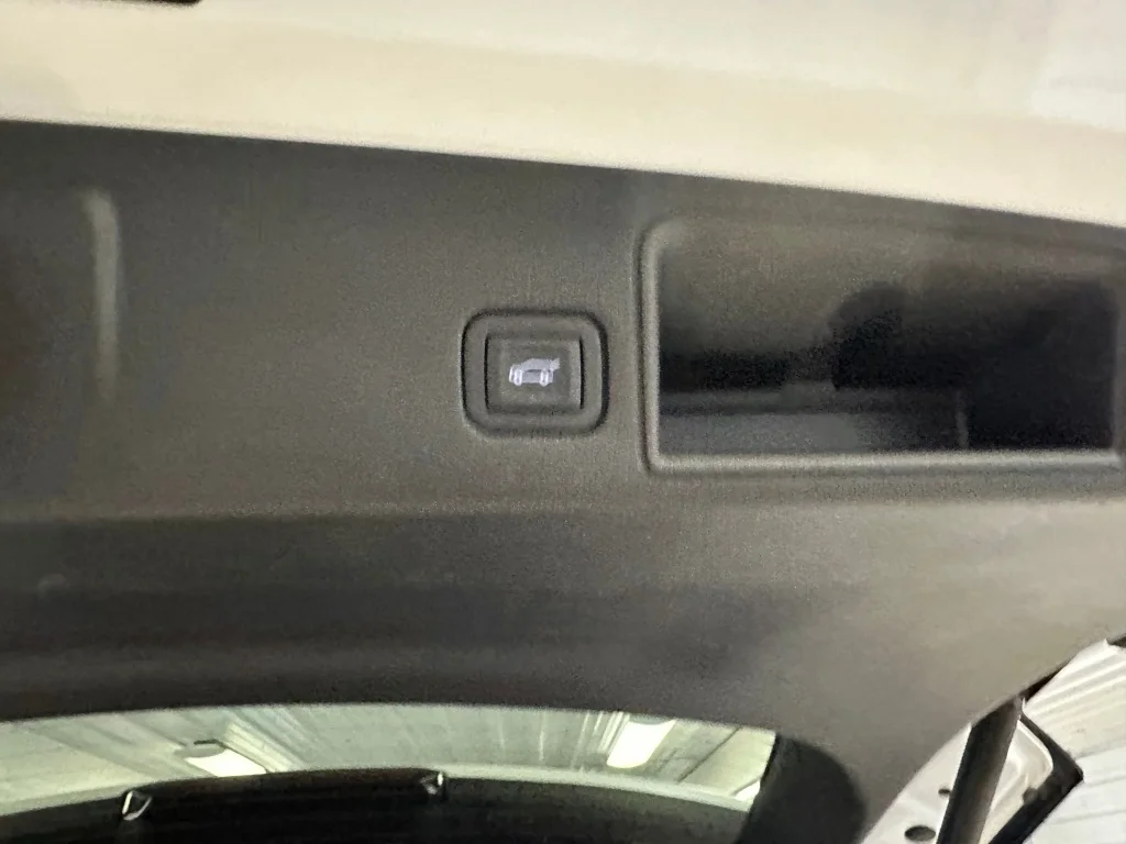 2023 GMC Terrain SLE - Photo 24