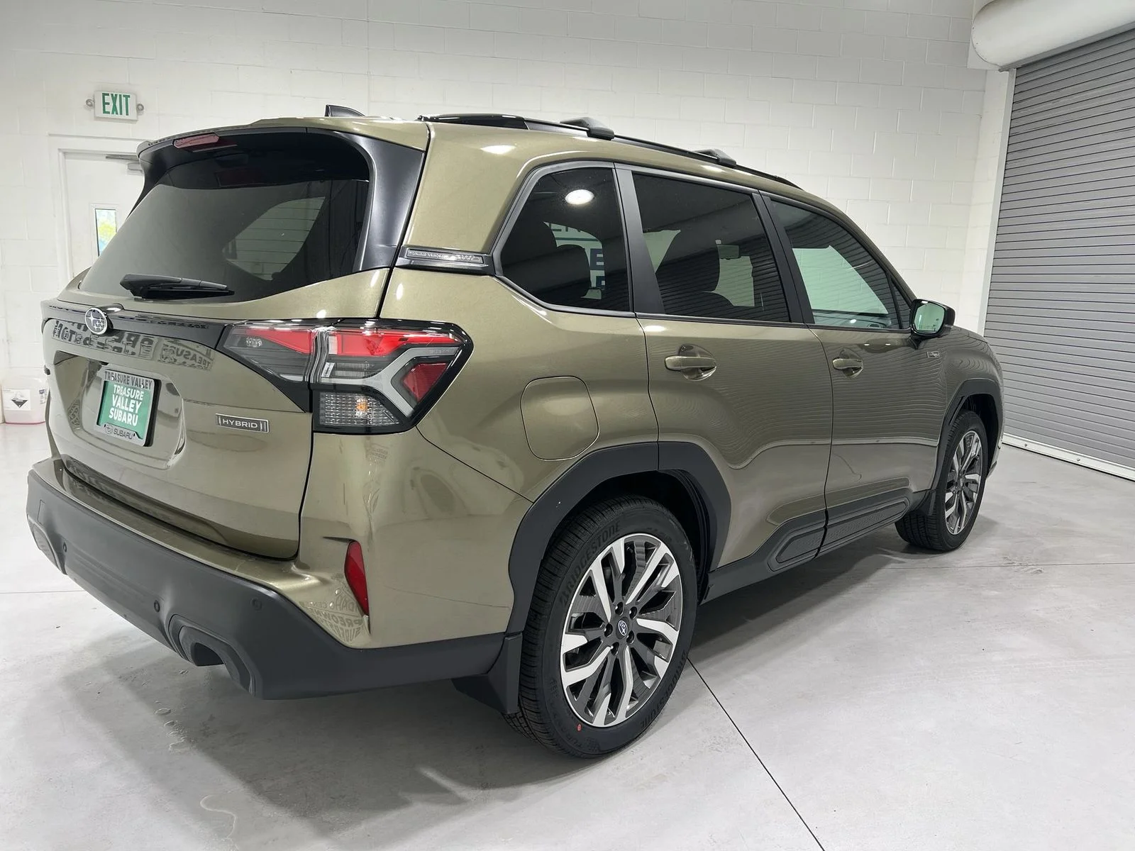 New 2026 AUTUMN GREEN METALLIC Subaru Touring Hybrid image 8
