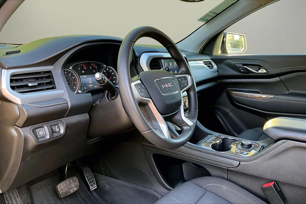 Used 2023 Black GMC SLE image 18