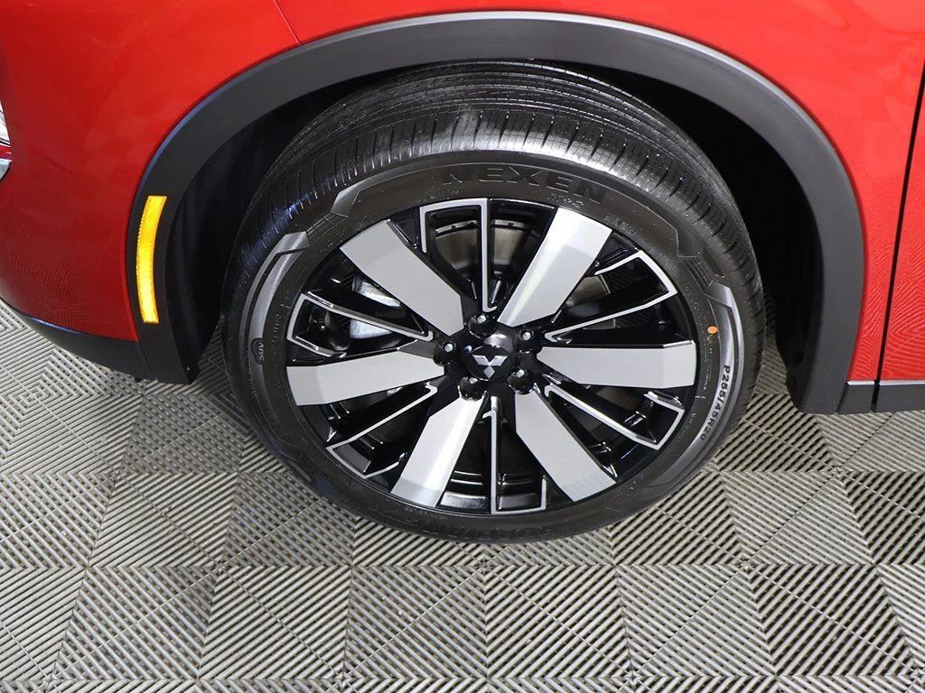 2025 Mitsubishi Outlander SE - Photo 20