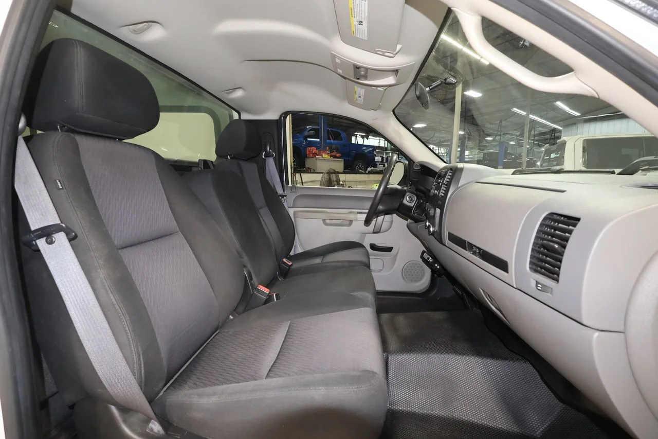Used 2010 SUMMIT WHITE GMC Work Truck image 14