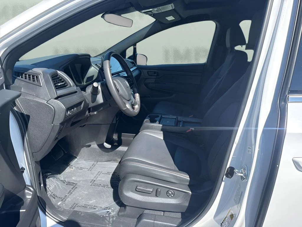Used 2025 White Honda Sport-L image 9