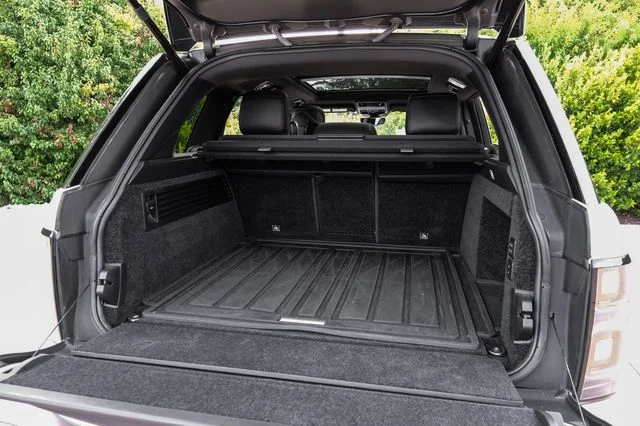 Used 2019 White Land Rover 5.0L V8 Supercharged image 64