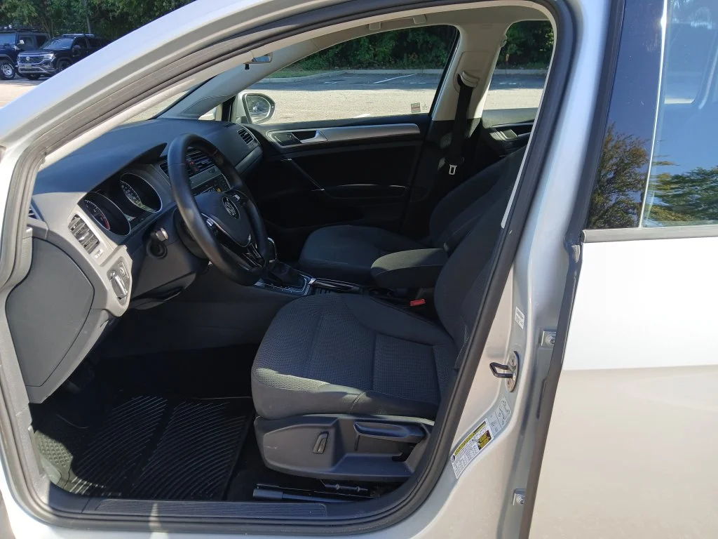 Used 2017 Silver Volkswagen S image 19