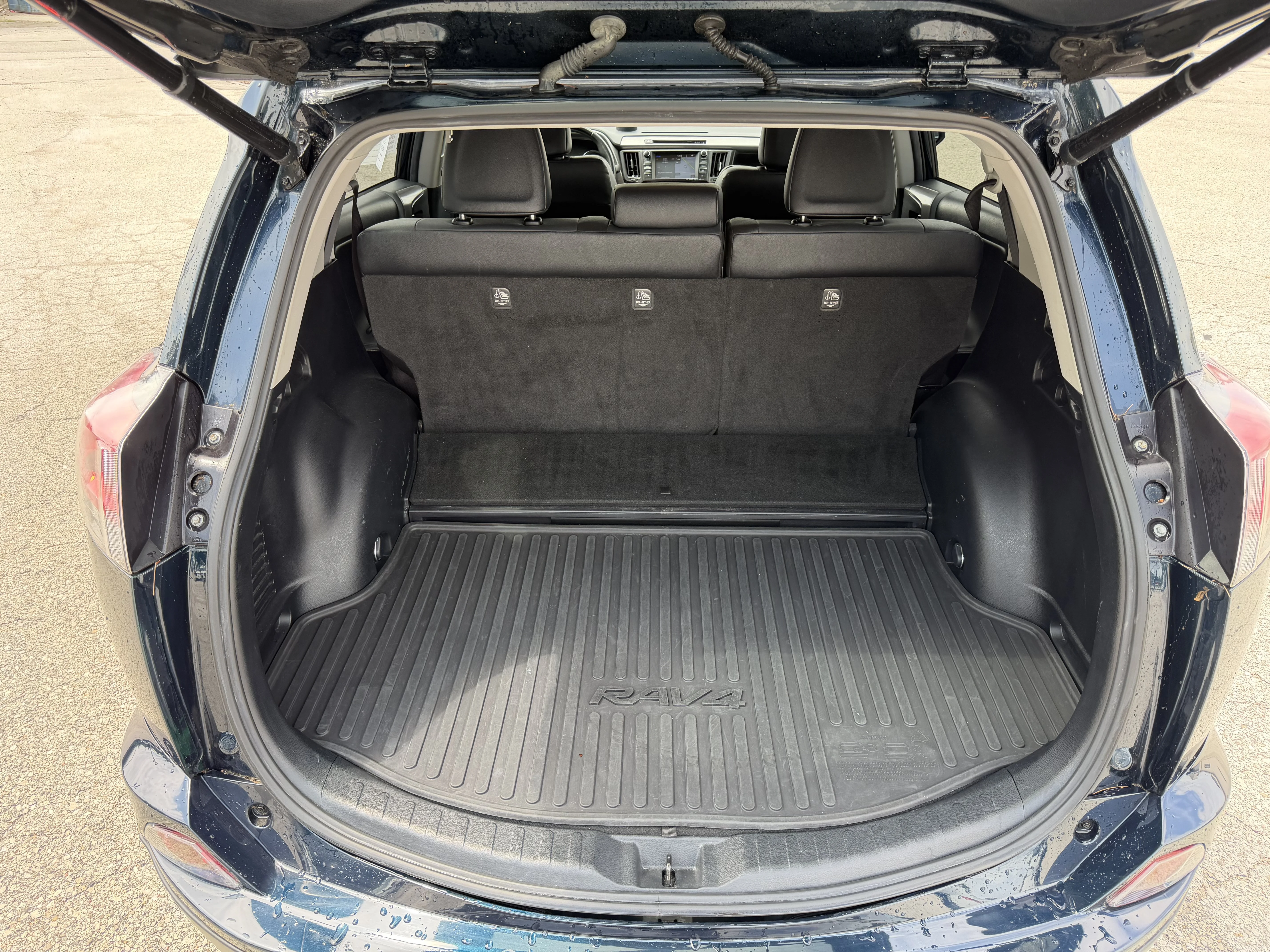 Used 2018 Aqua Toyota Hybrid Limited image 9
