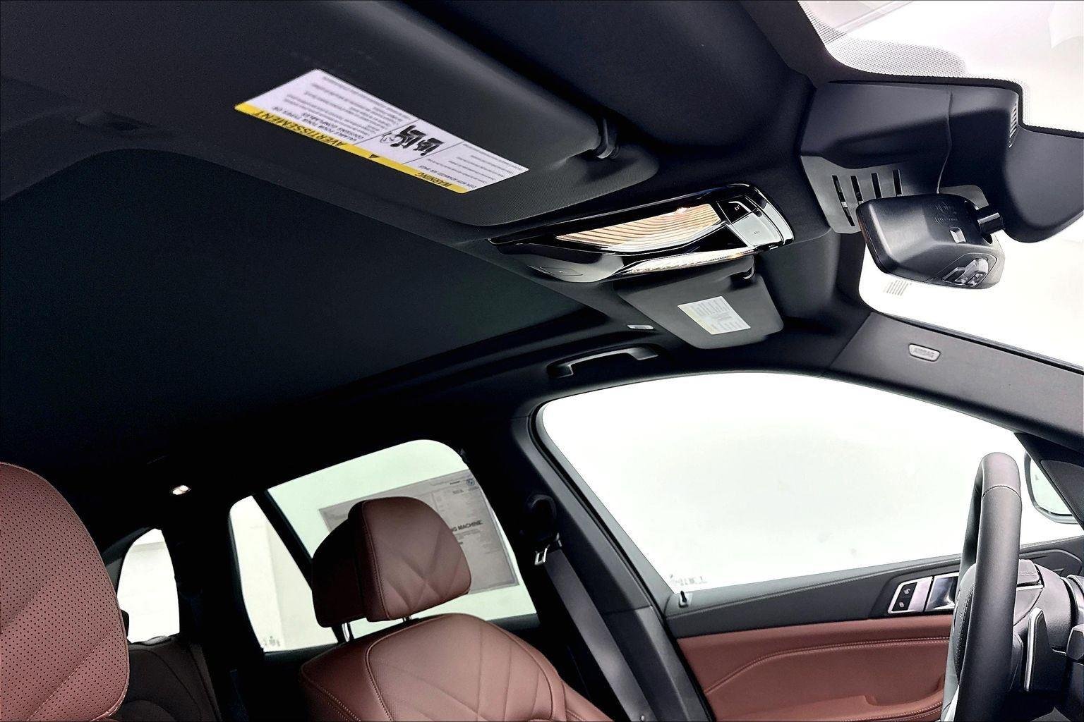 New 2026 Mineral White Metallic BMW xDrive50e image 35