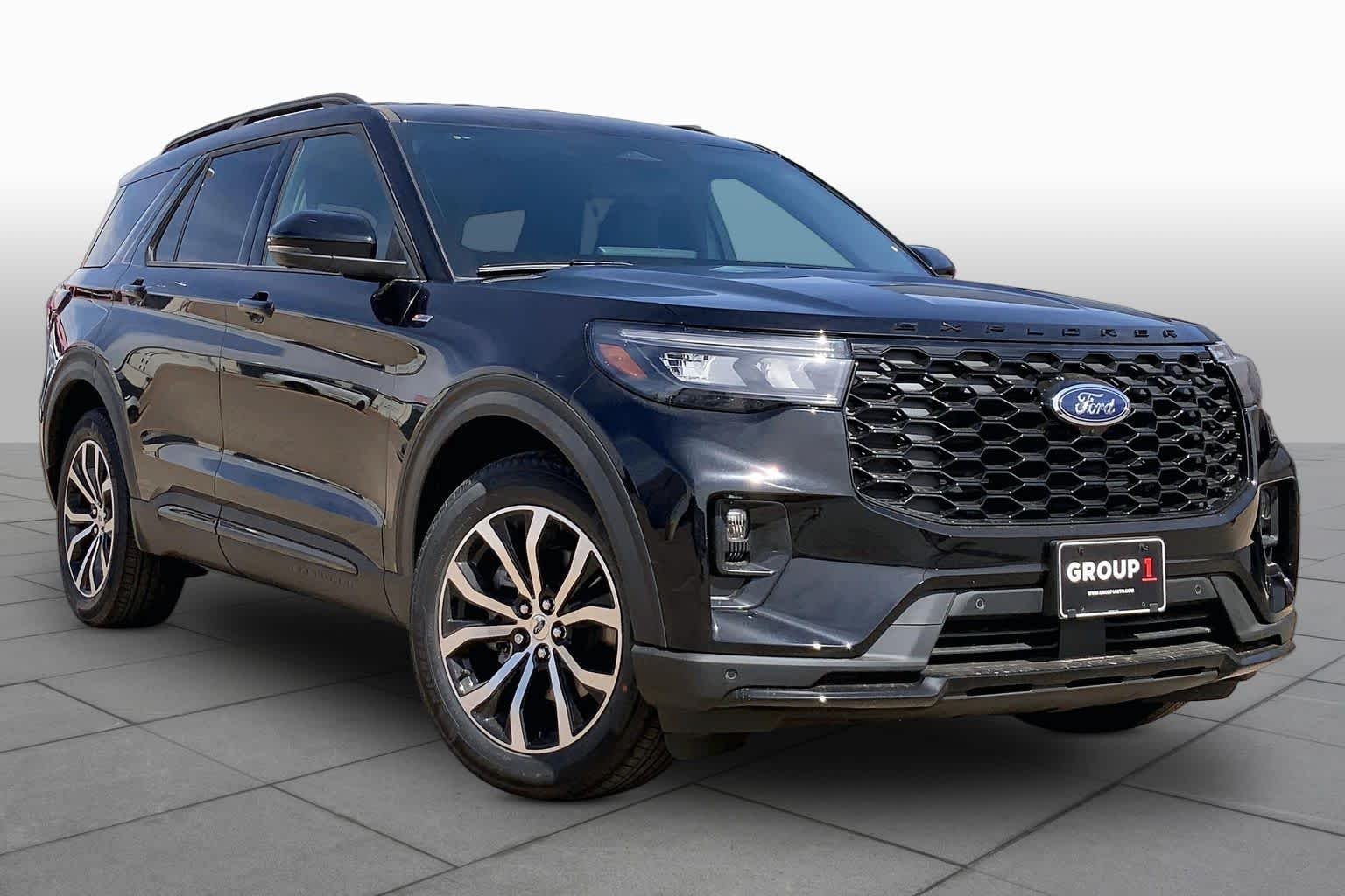 New 2026 Agate Black Metallic Ford ST-Line image 2