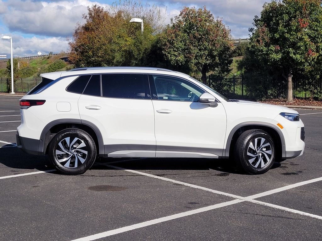 New 2026 White/off-white Volkswagen S image 4