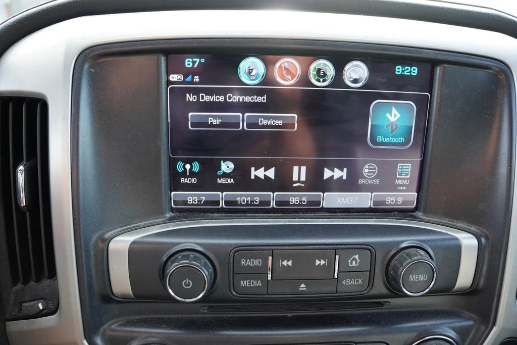 Used 2018 White GMC SLT image 6
