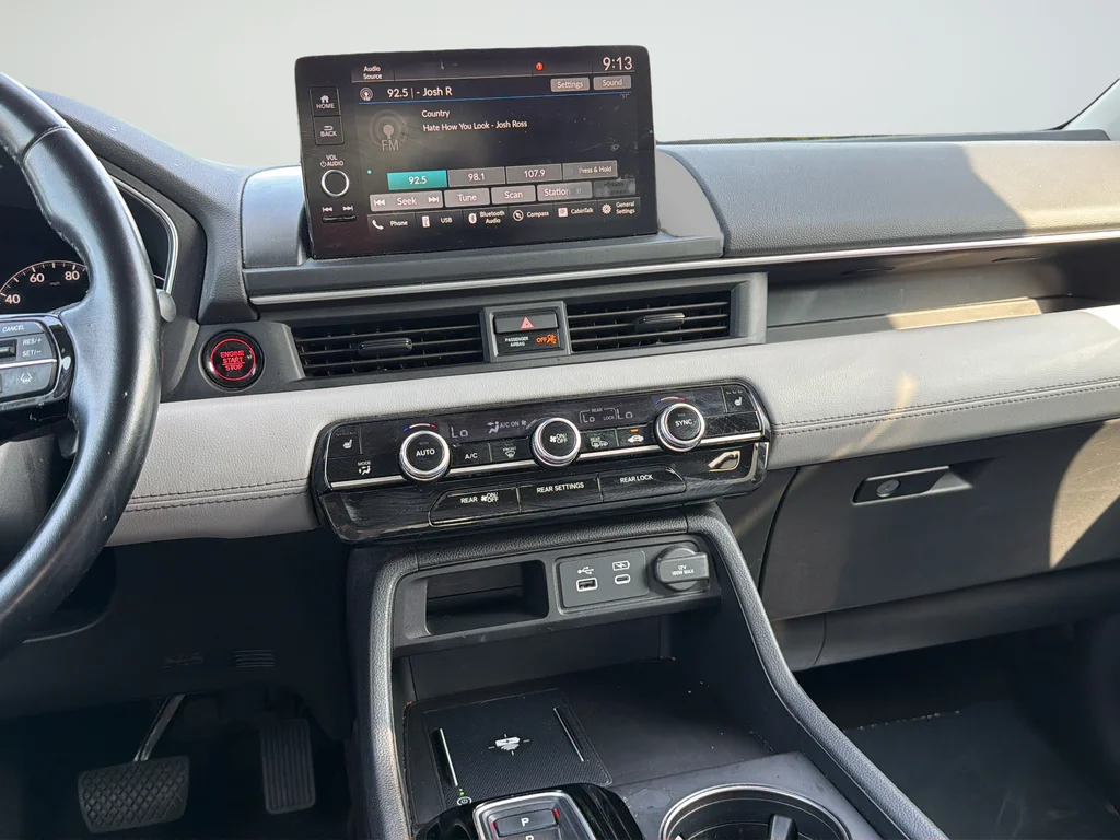 Used 2023 Silver Honda EX-L image 19
