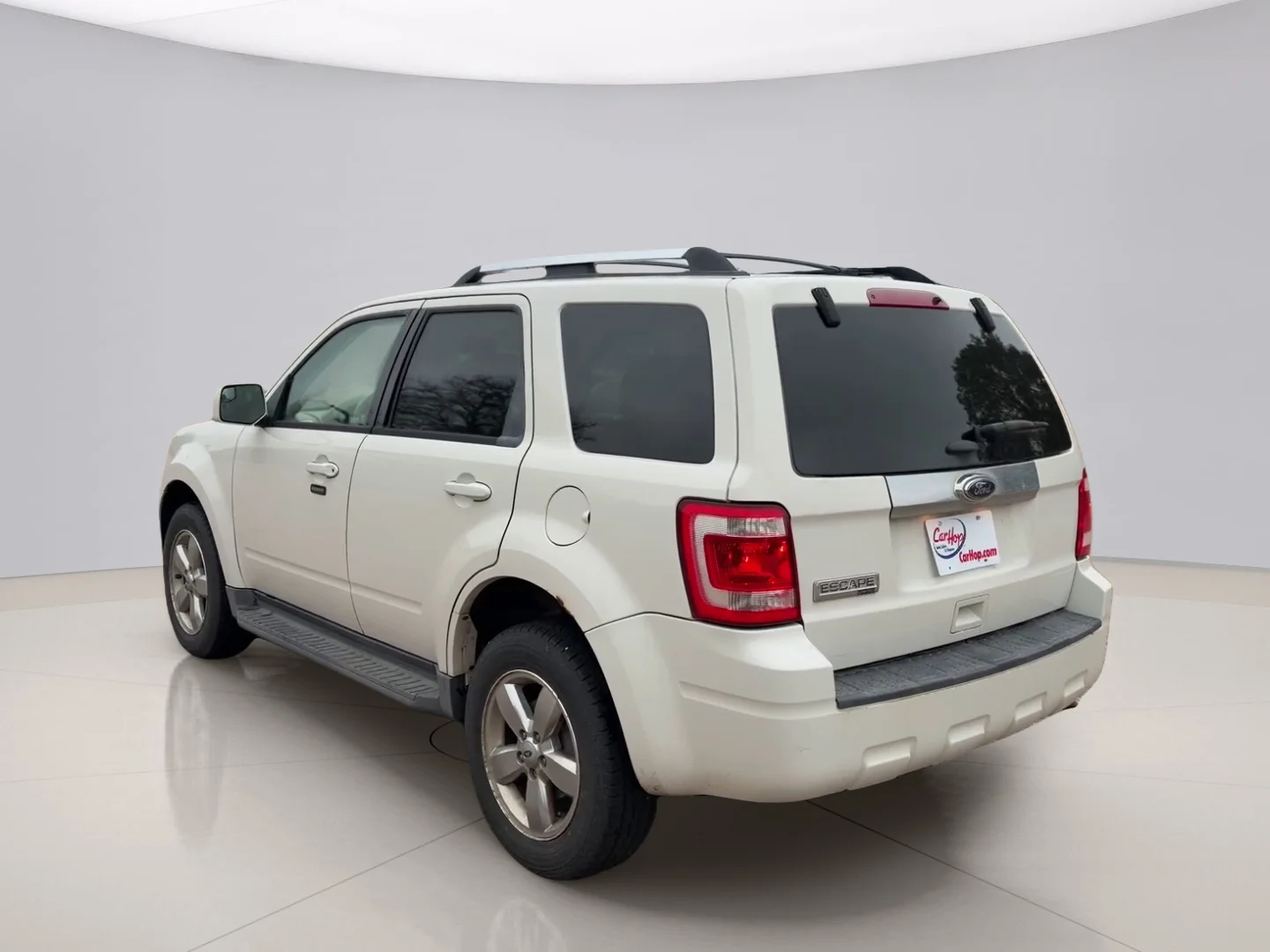 Used 2012 White Ford LIMITED image 3