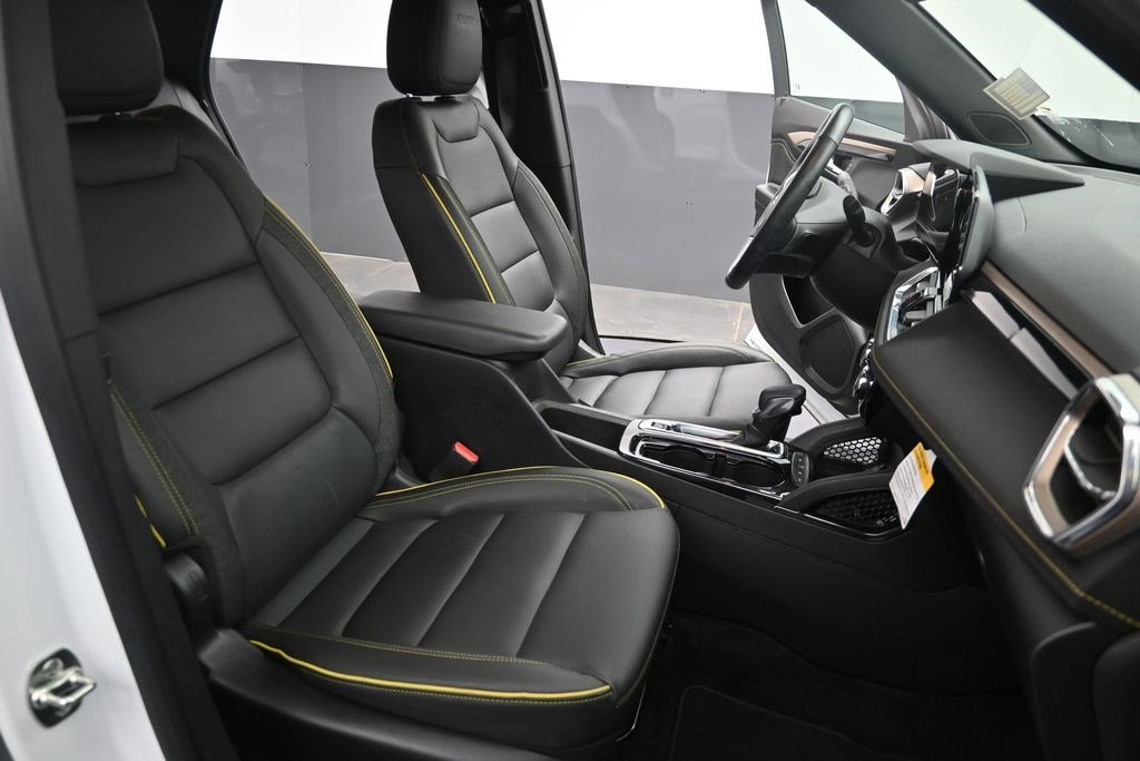 Used 2024 Summit White Chevrolet ACTIV image 20