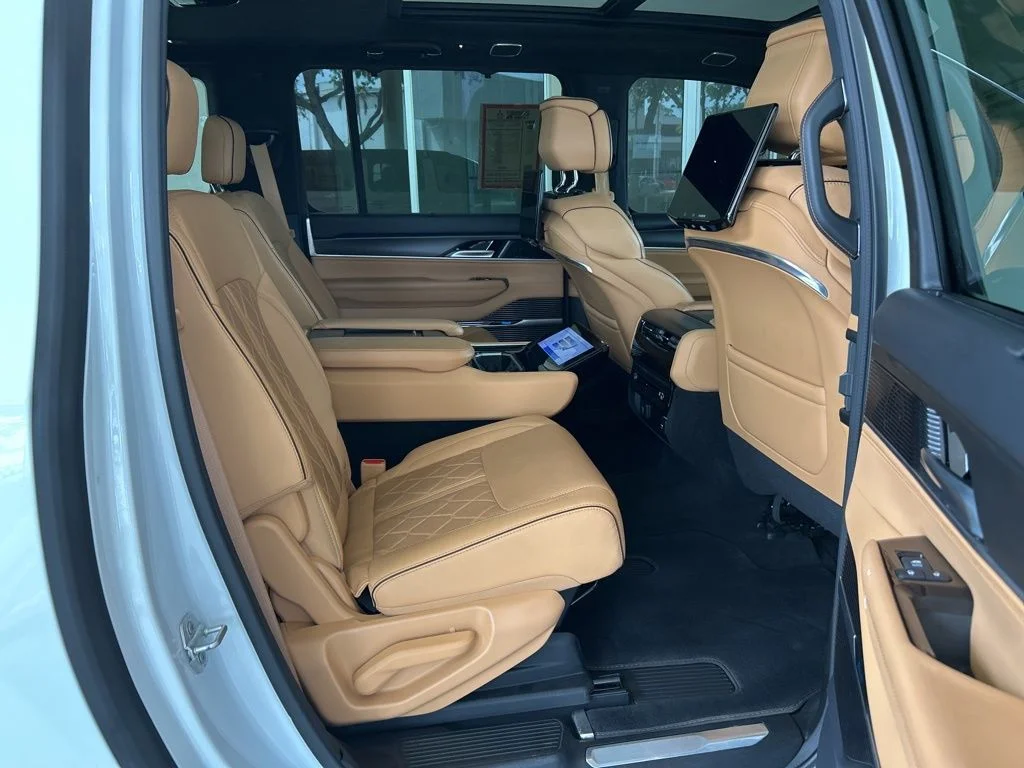 Used 2025 White/off-white Jeep Series III image 34