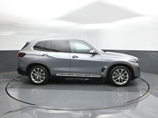 Used 2025 Gray BMW sDrive40i image 15