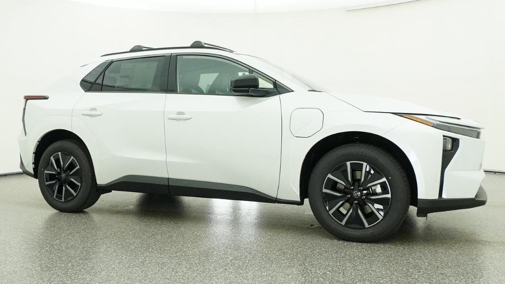 New 2026 Wind Chill Pearl Toyota XLE image 11