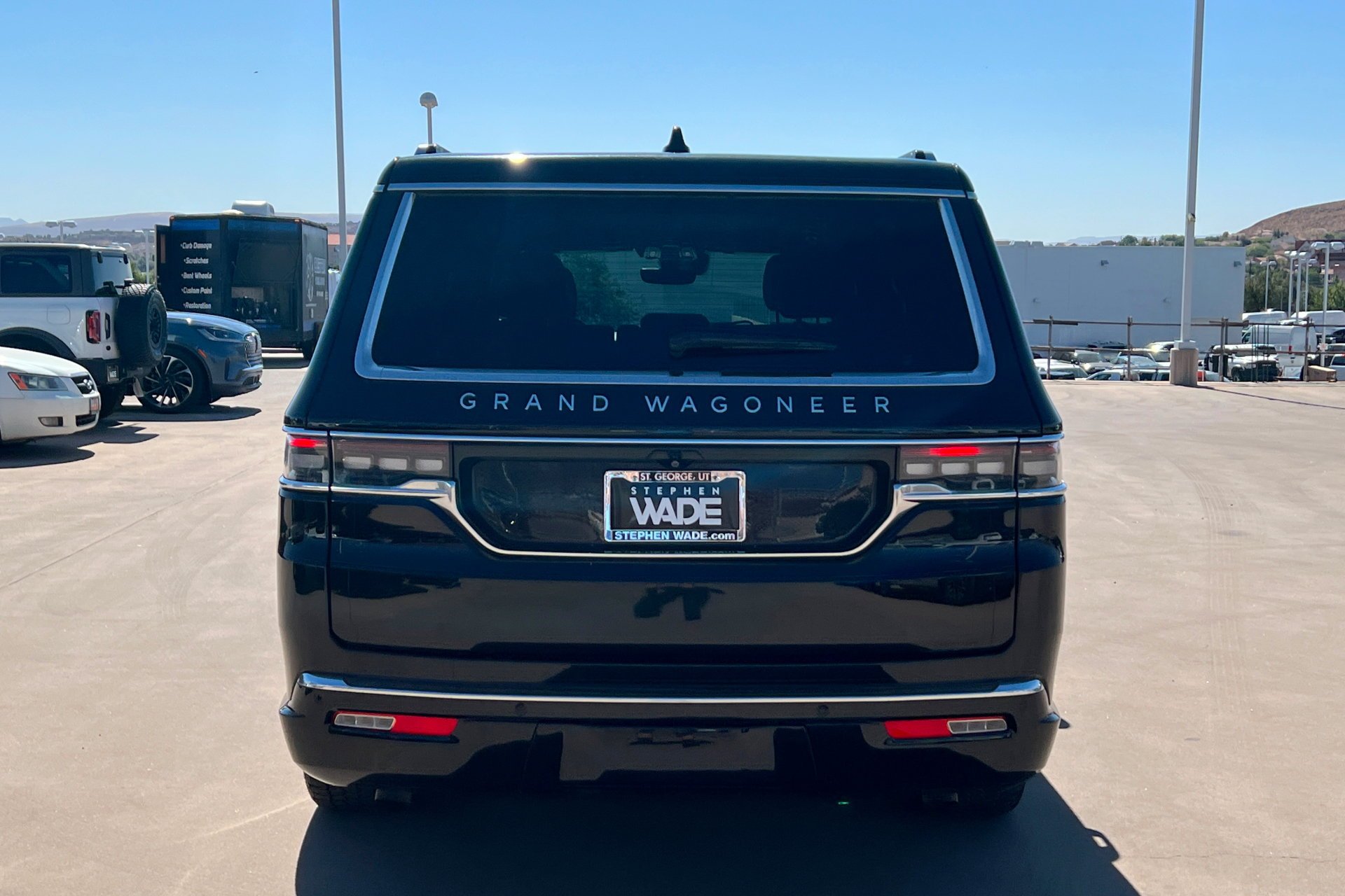 Used 2024 Diamond Black Crystal Pearlcoat Jeep Base image 5