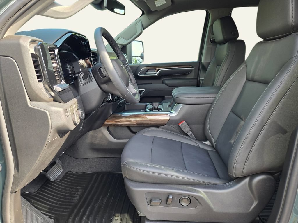2026 Chevrolet Silverado 3500 HD LT - Photo 16